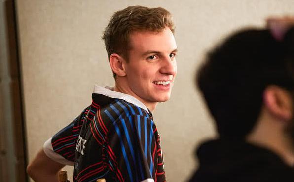 J9-关于TheShy在C9比赛中出色防守，比分优势明显引发热议！的信息